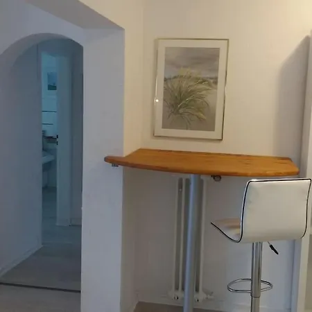 Wunderschone, Grosszugige Eg-wohnung Mit Garten Apartamento
